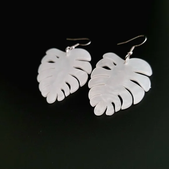 White Acrylic Monstera Leaf Dangle Earrings - Picture 4 of 6